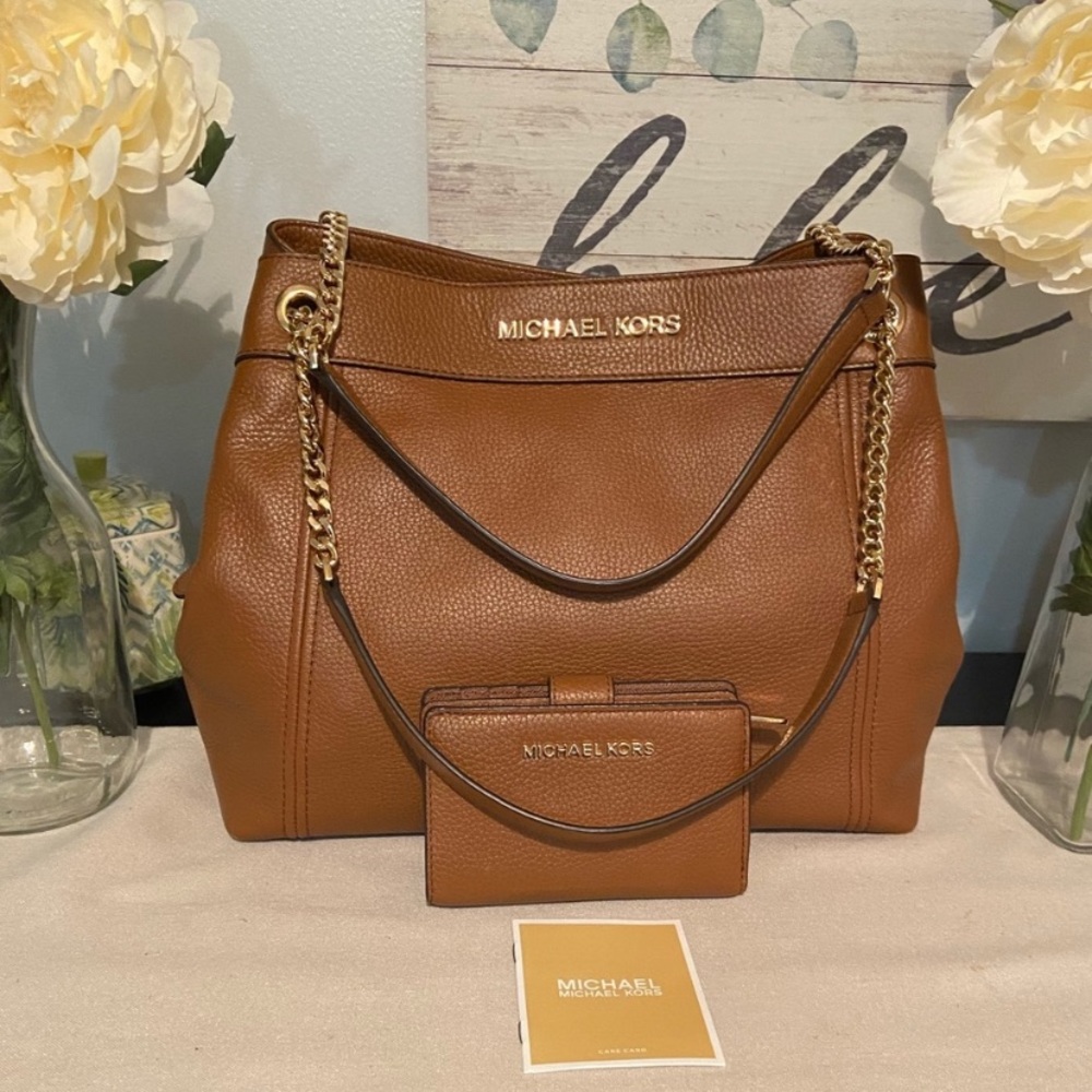 Micheal Kors Leather Bag and Wallet